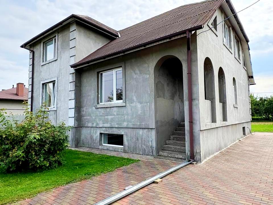 1860391207758724
