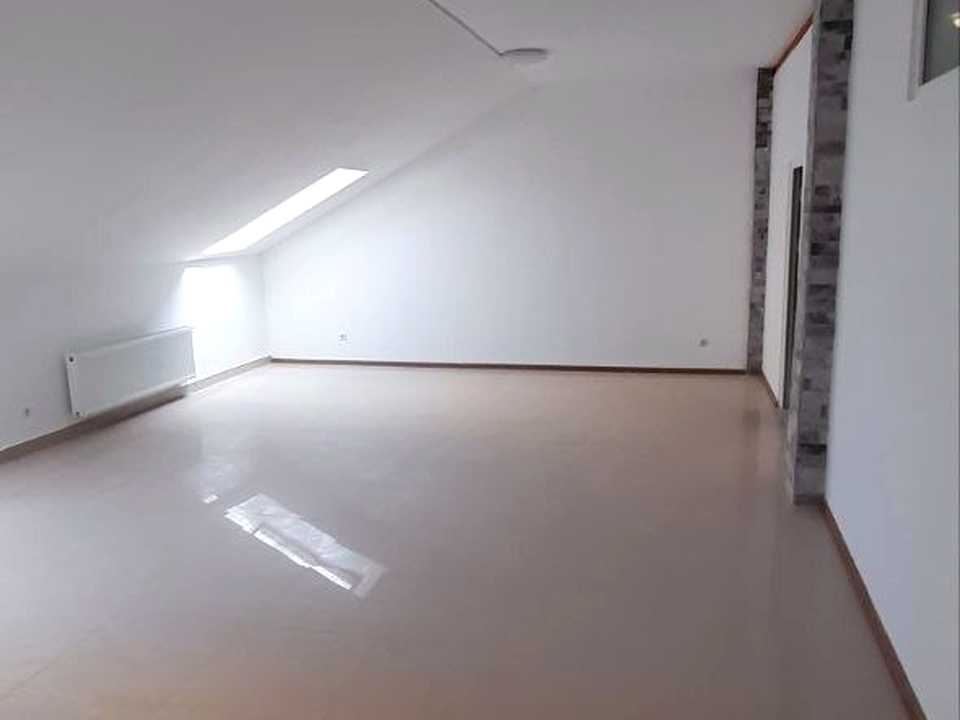 1861090875750246