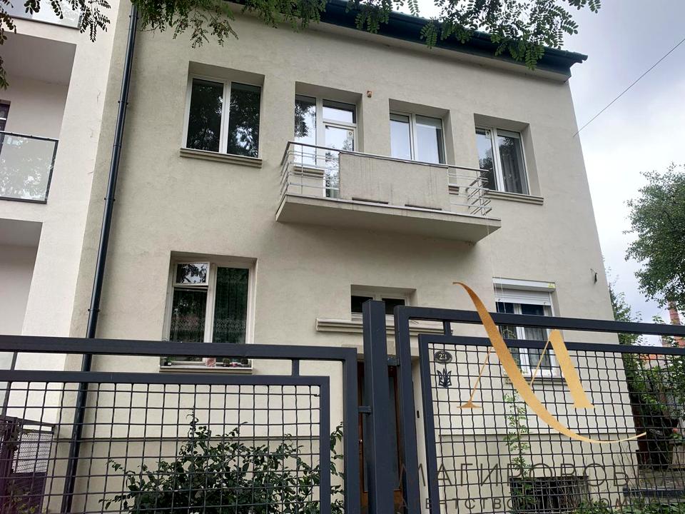 1861248701175612