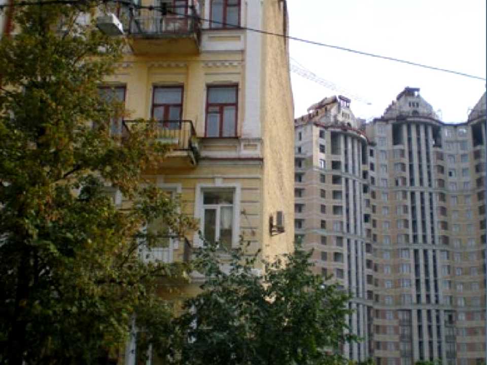 1861536403784369