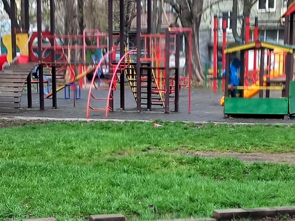 1861935520240377