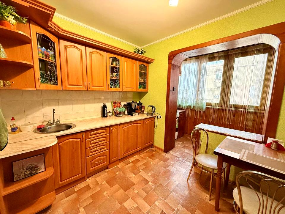 1863075843498025
