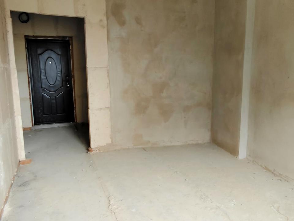 1863558949714635