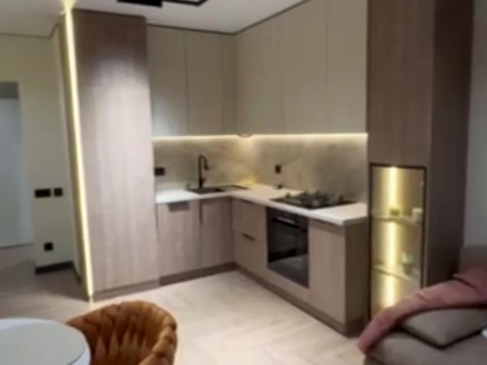 1863567199558543