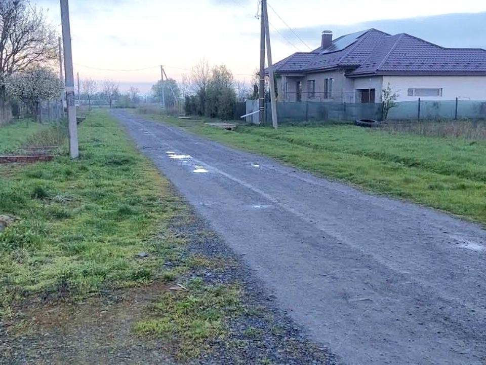 1863695879348929