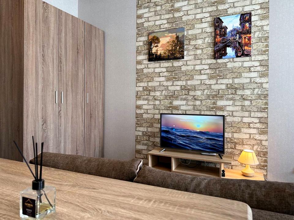 1863879955843167