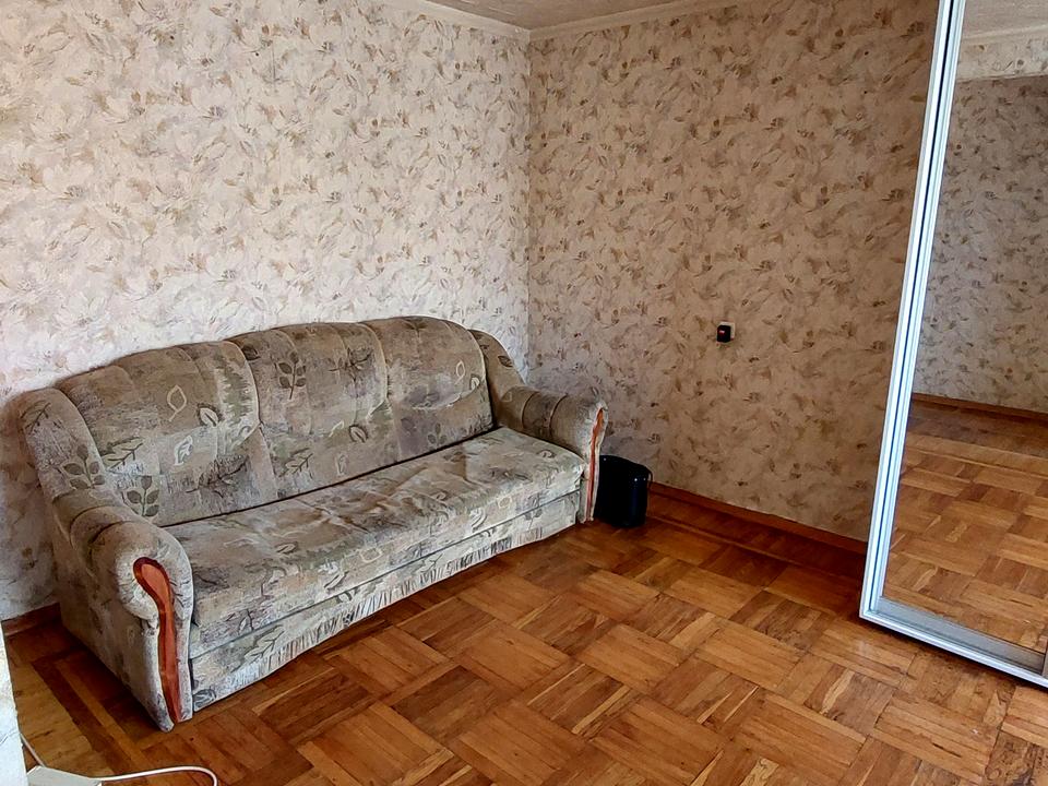 1863964802355653