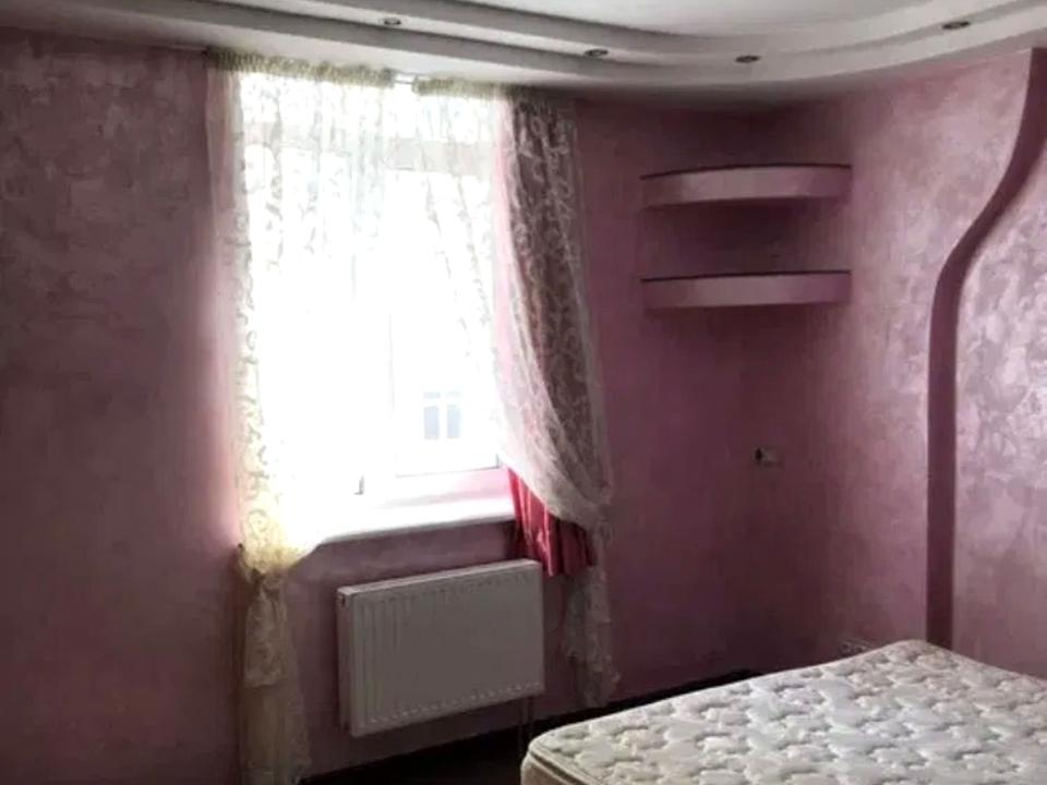 1864070155074525