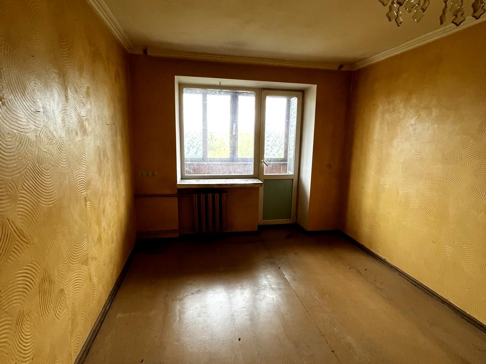 1864258163226307