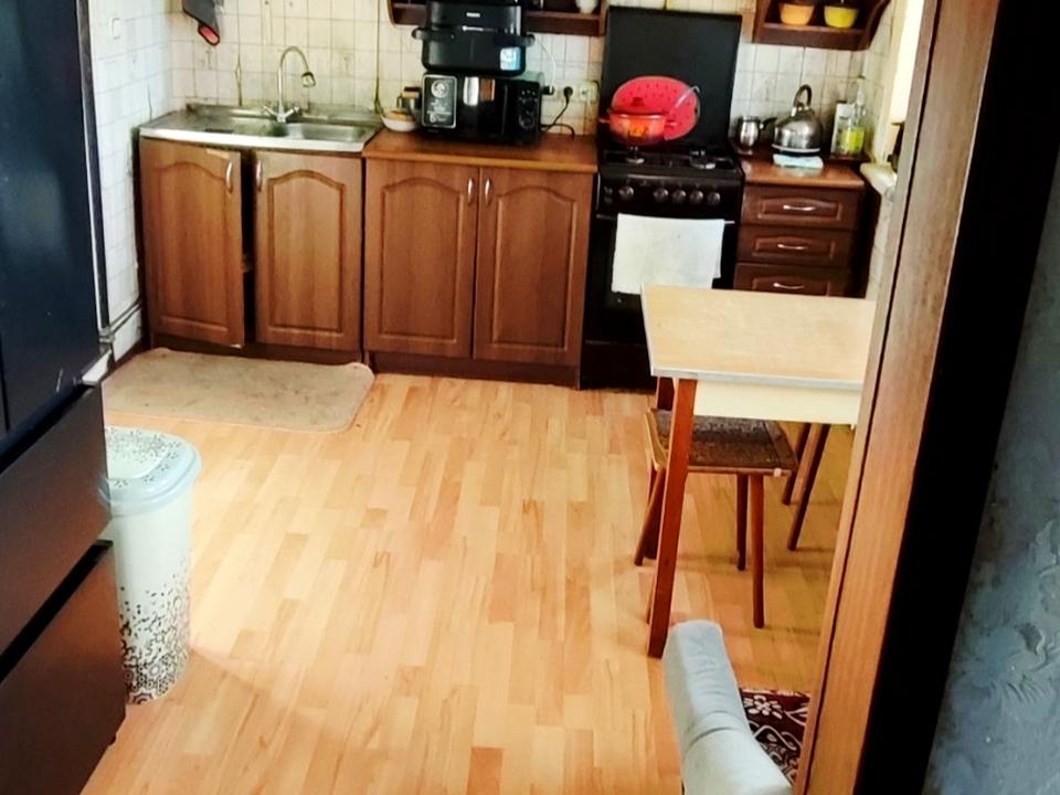 1864342944159833