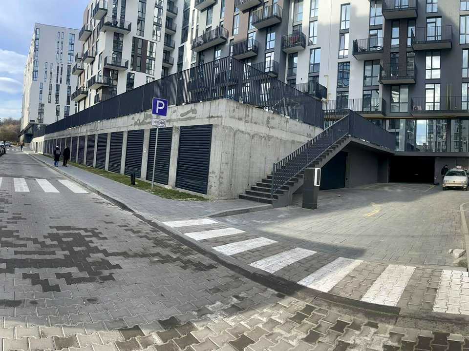1864362699629699
