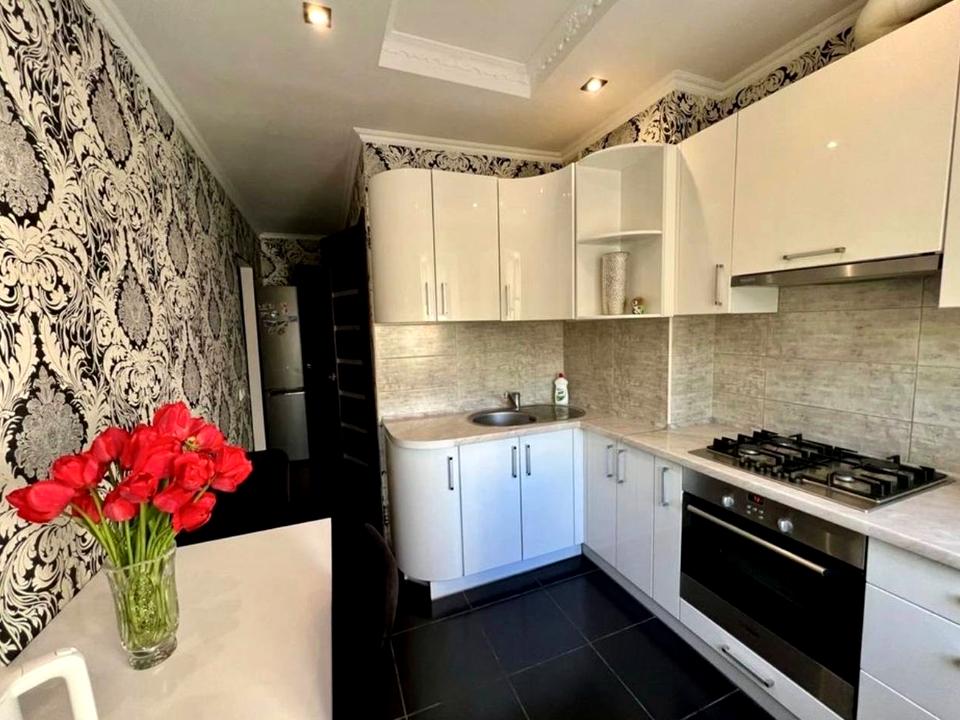 1864376311493455