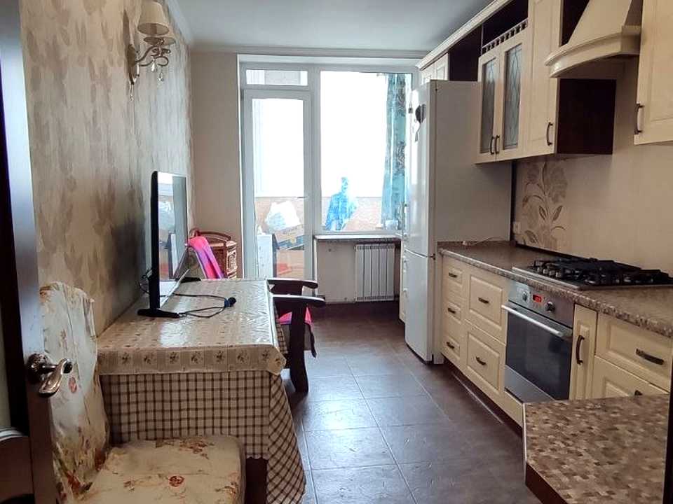 1864507168350448
