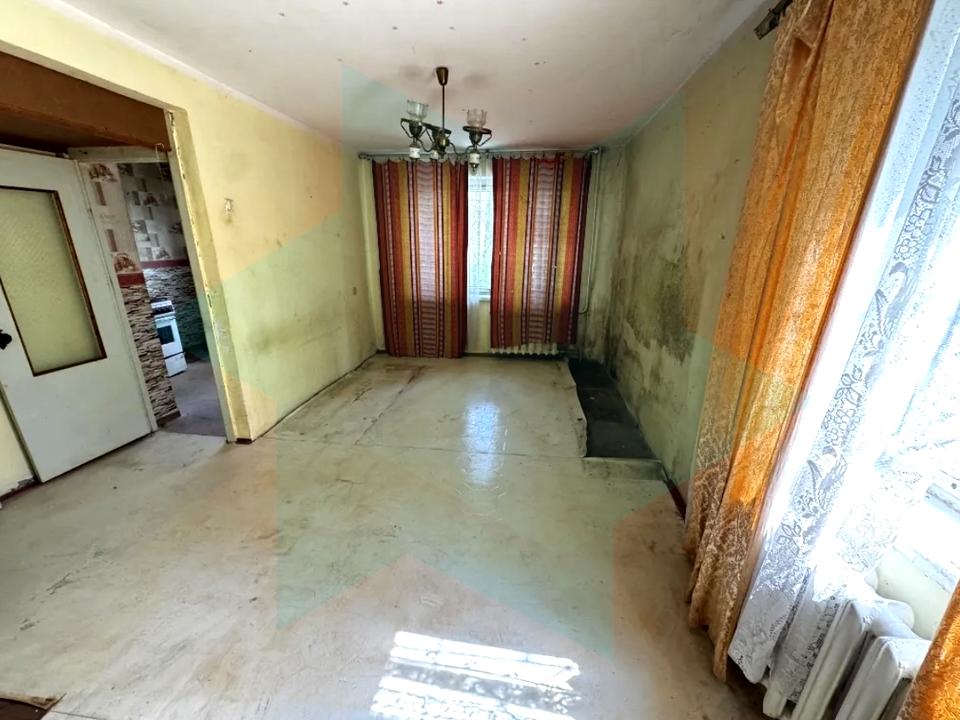 1864518072300393