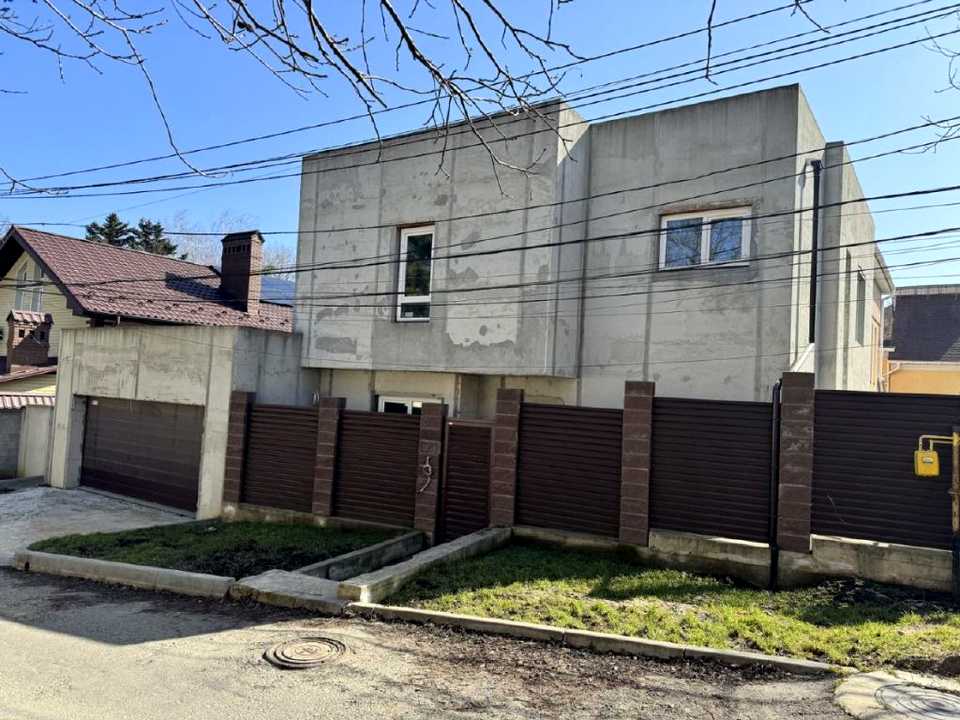 1864524877615817