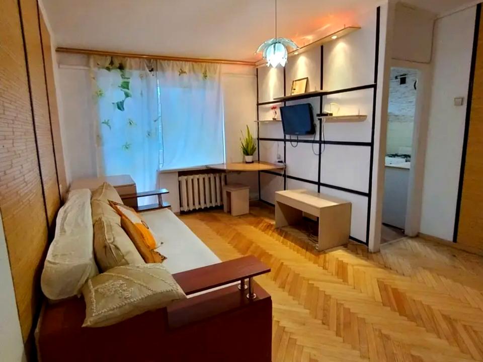1864526096085650
