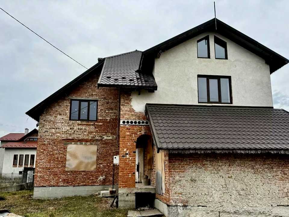 1864536787816307