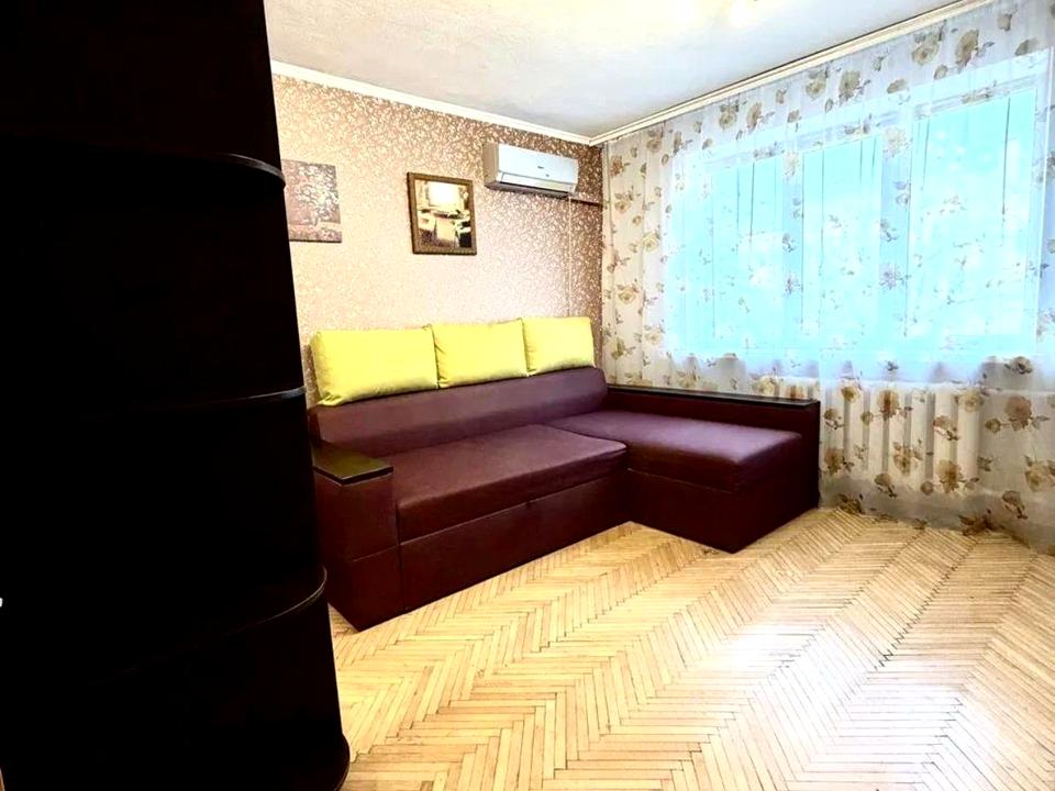 1864537937050518