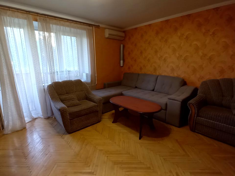 1864548549051475