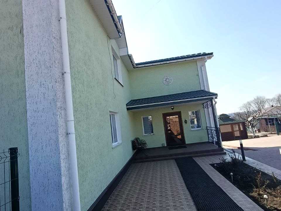 1864598688129099