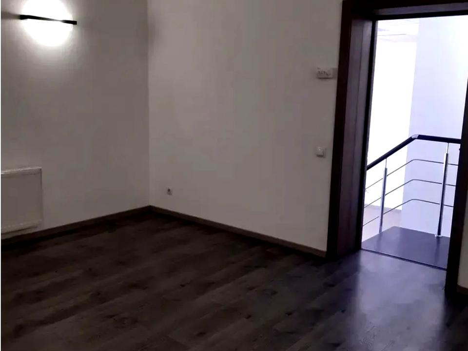 1864613561477327