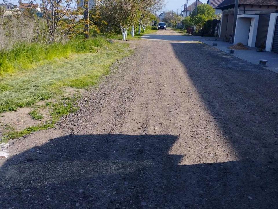 1864622341955656