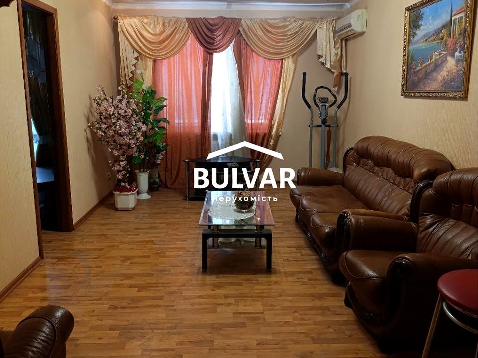 1864627286640877
