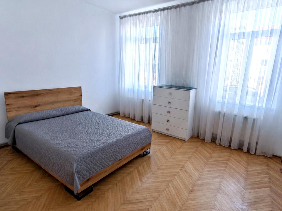 1864884038786477