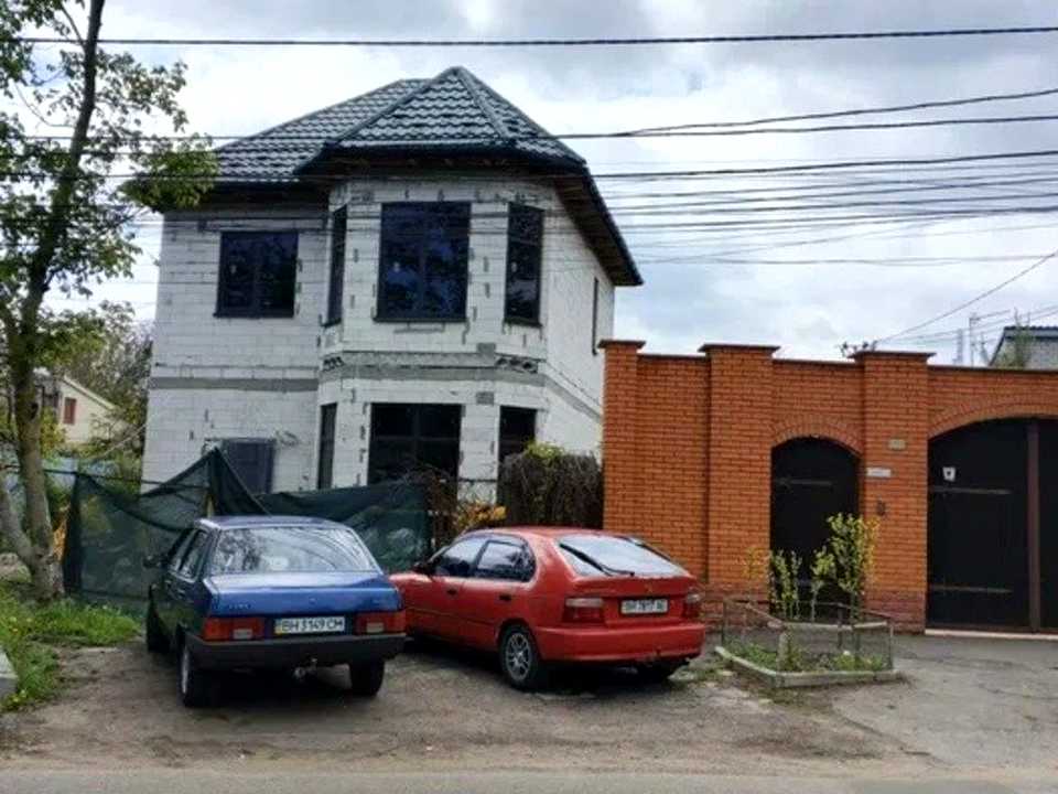 1864977511400283