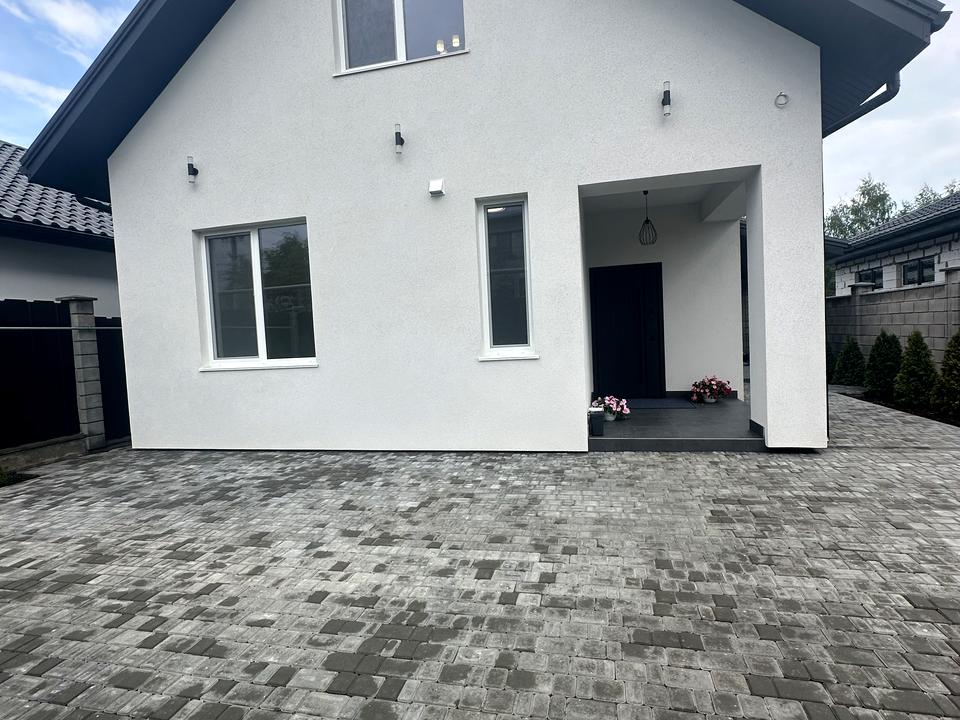 1865137821592870