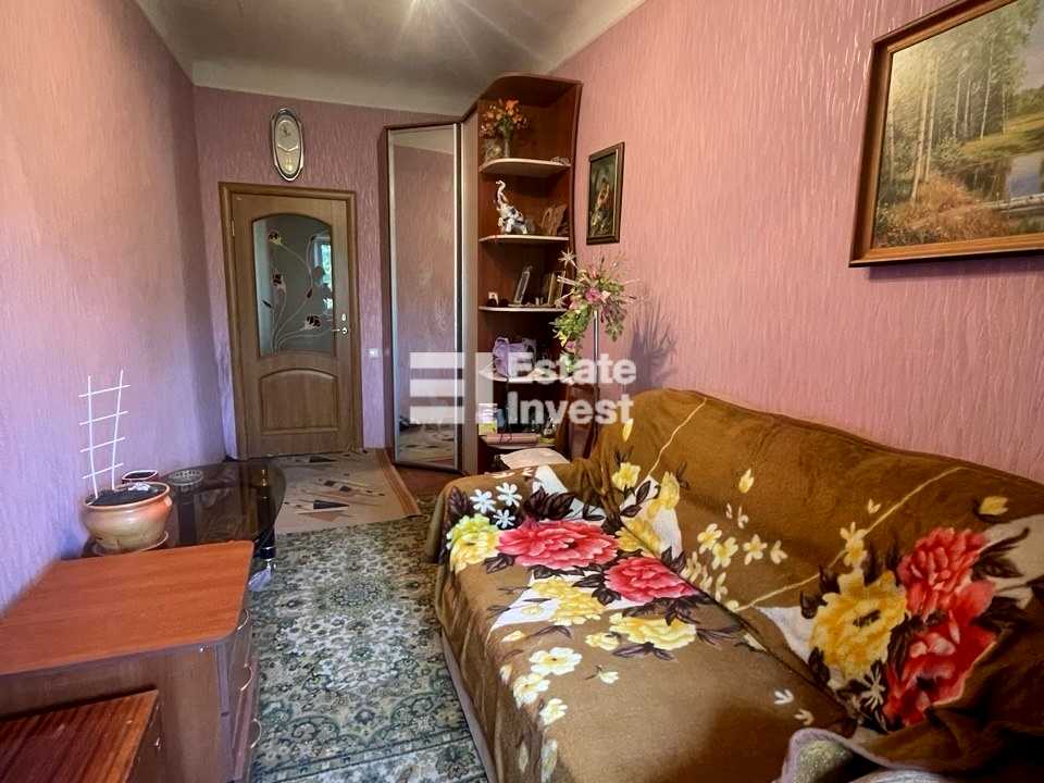 1865798567923656