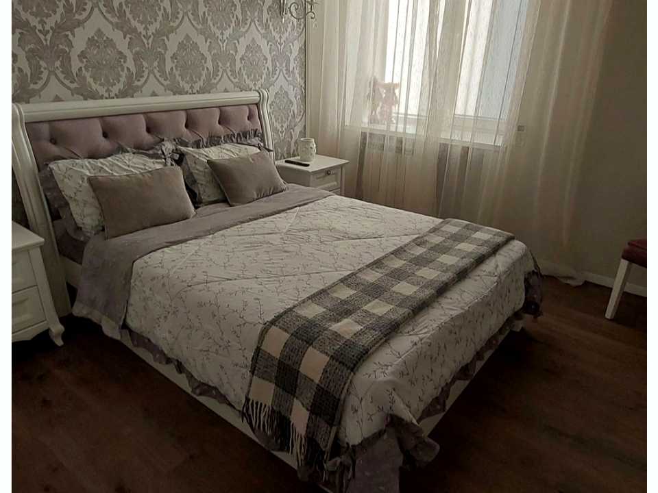 1865916221308136