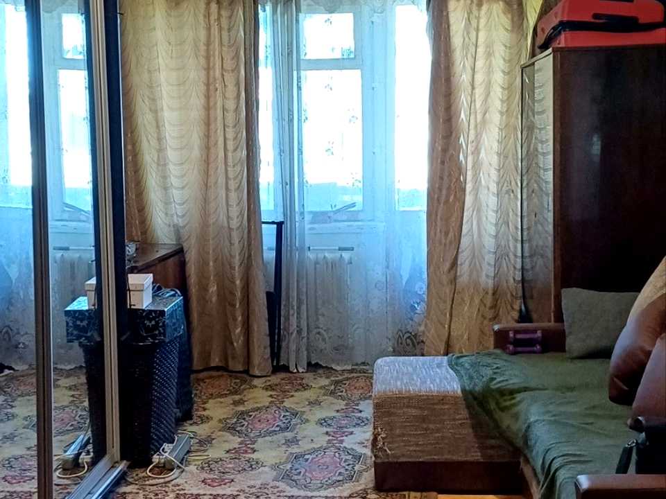 1866068358926856