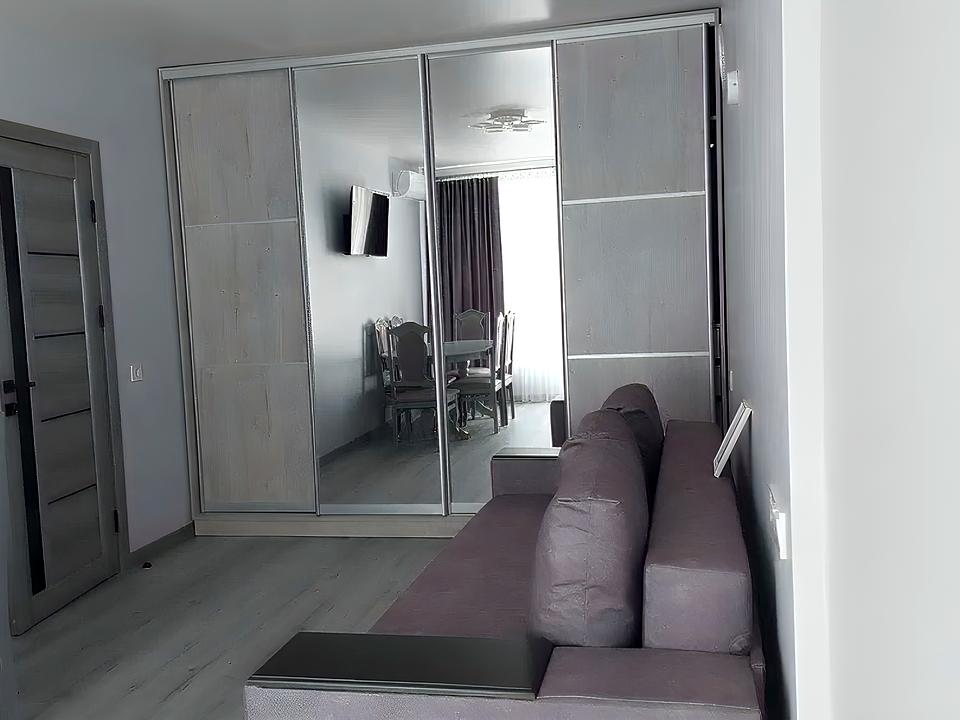 1866156170657352
