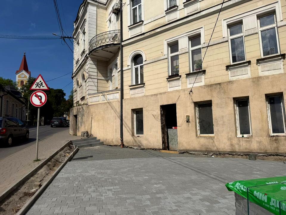 1866239485985346