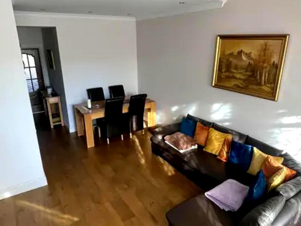 1866331574872376