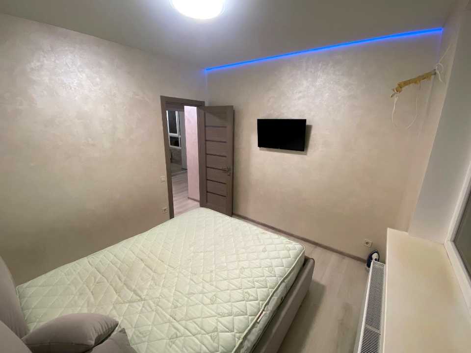 1866352569694452
