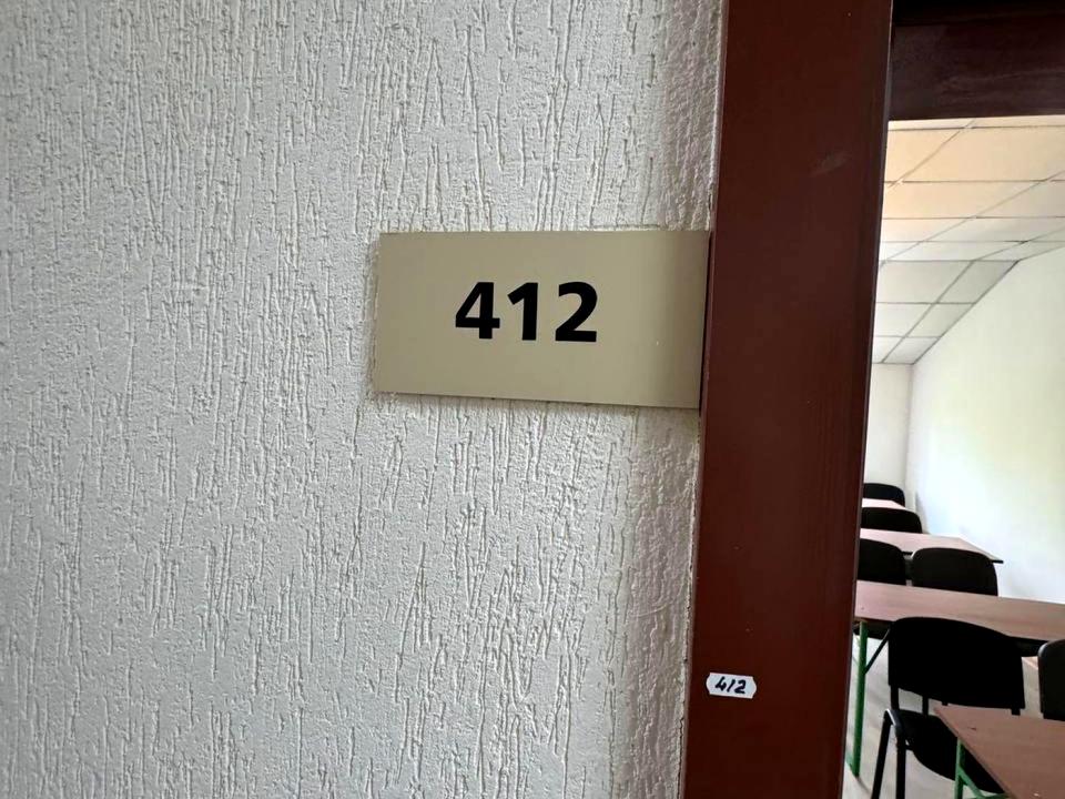 1867168319490737