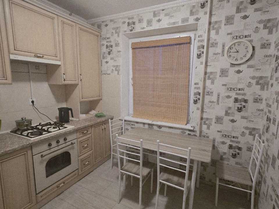 1867254528337379