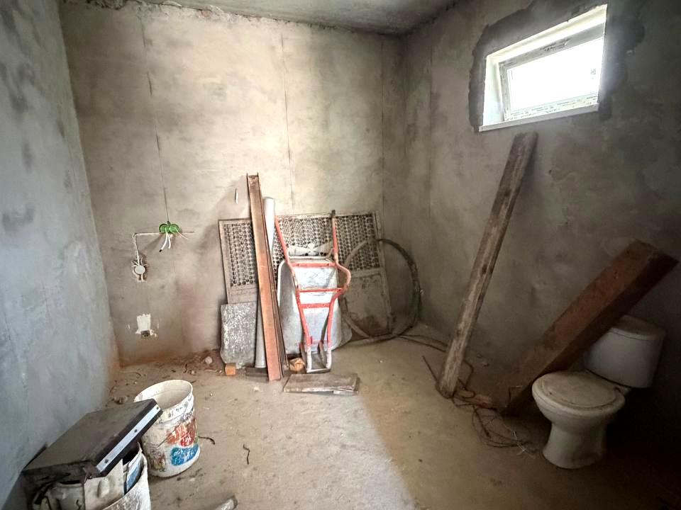 1867436850904940