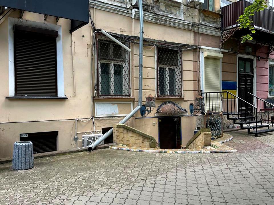 1867606043703787