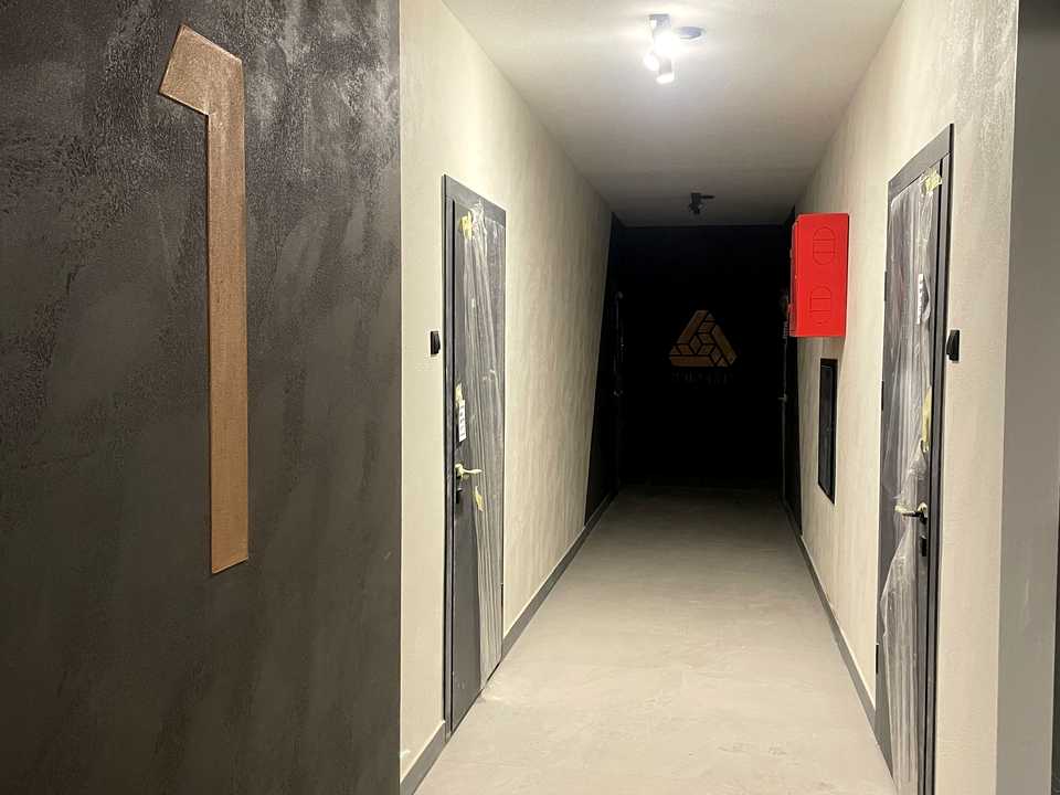 1867610458779281