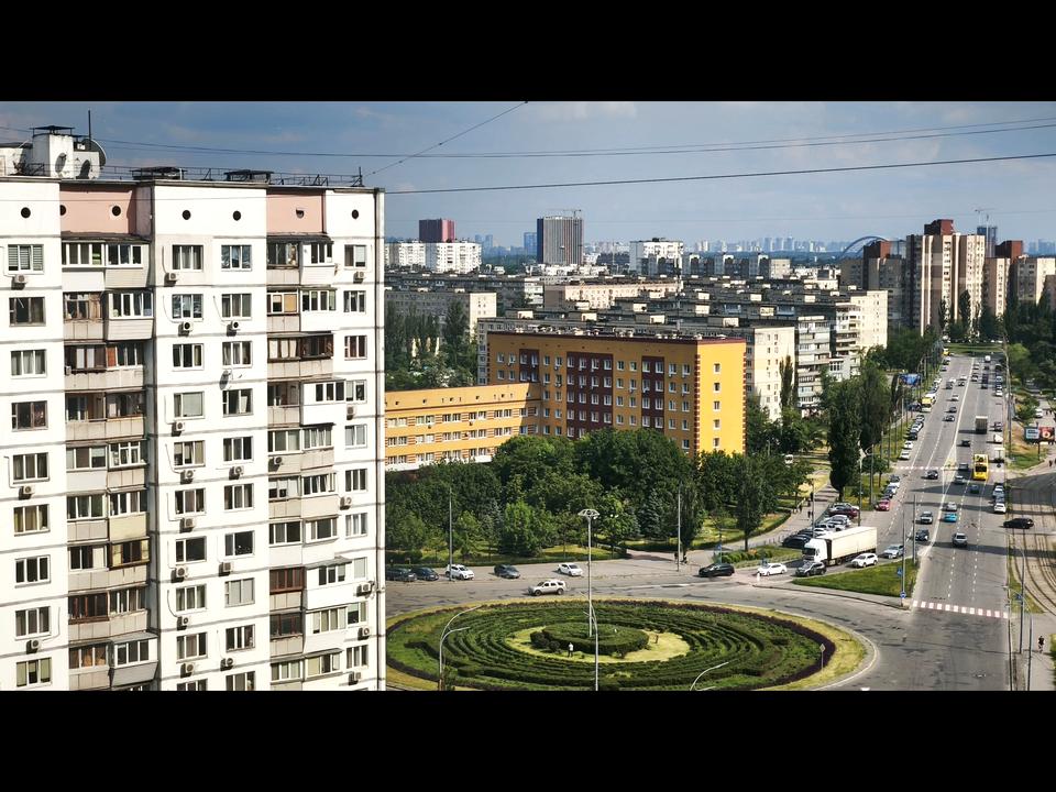 1867725653685269