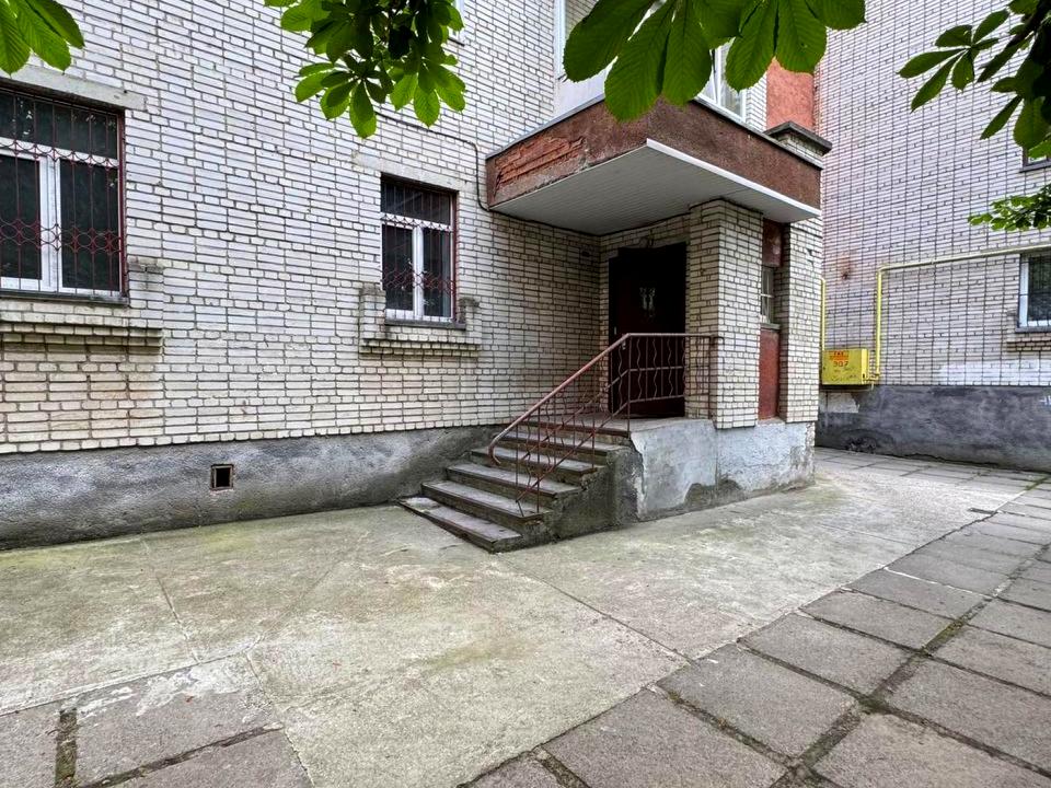 1868074900885933