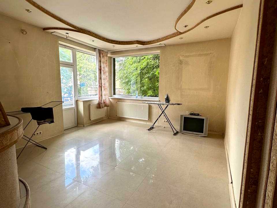 1868161082997333