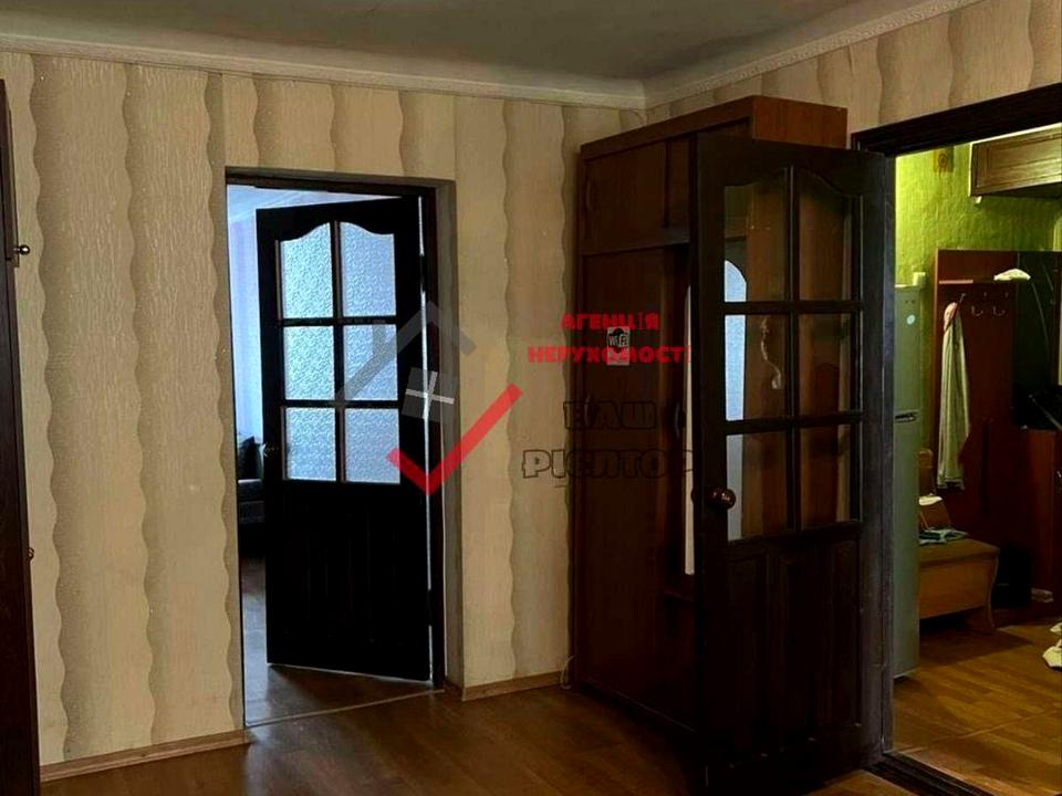 1868339794581861
