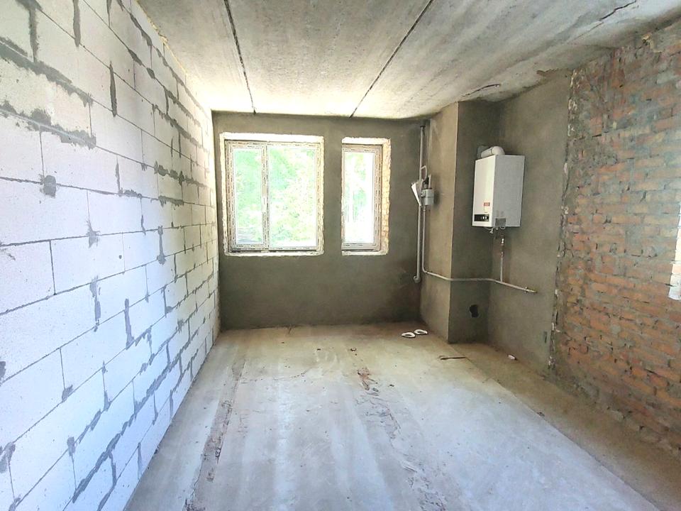 1868697646620885
