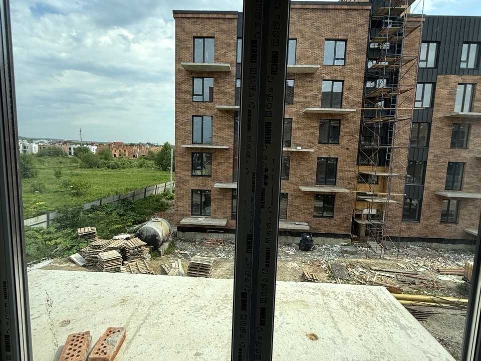 1868698714121054