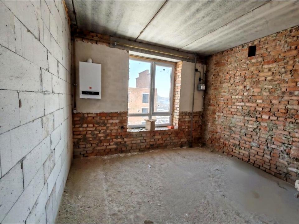 1868707957898151