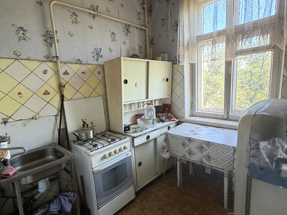 1868722516398921